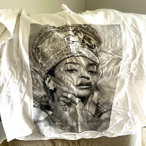 Beyoncé Concert Tee - Picture 1 of 2